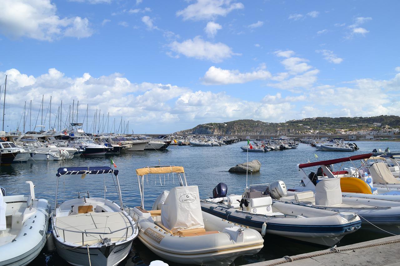 orari traghetti da pozzuoli per ischia caremar